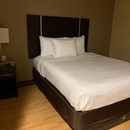 Pitkin Hotel Нью-Йорк Экстерьер фото