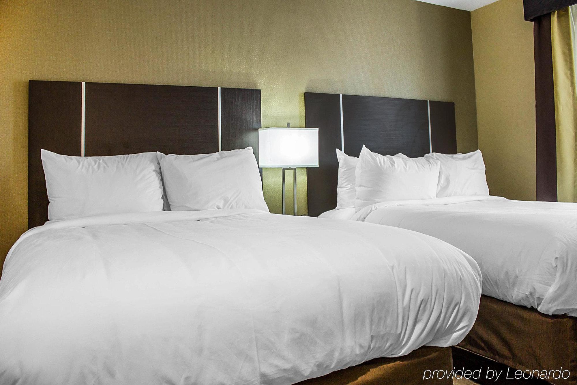 Pitkin Hotel Нью-Йорк Экстерьер фото