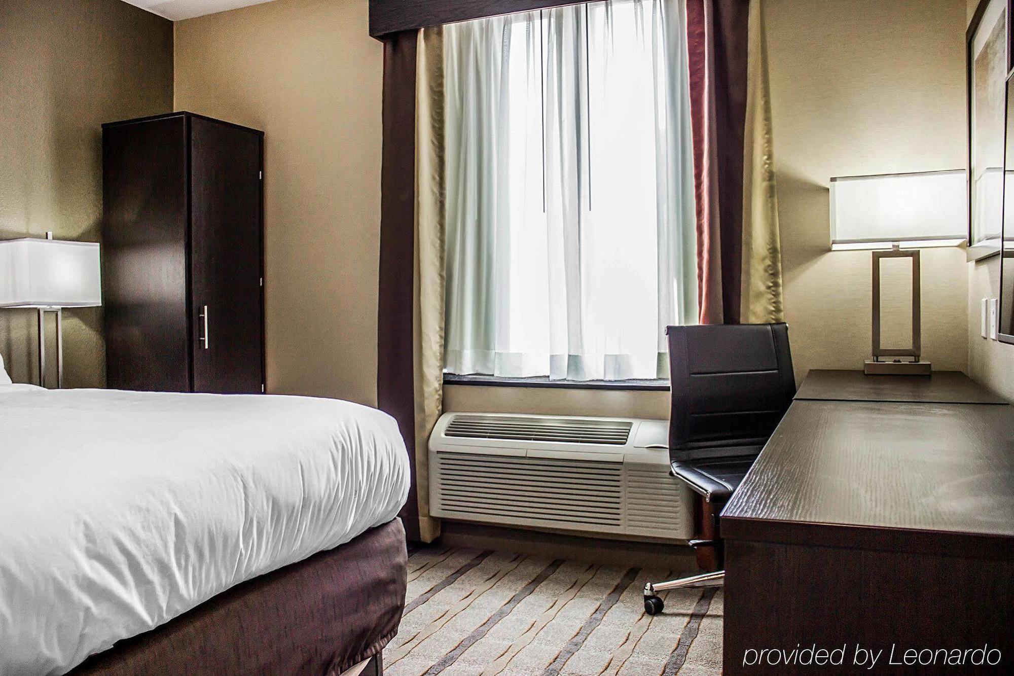 Pitkin Hotel Нью-Йорк Экстерьер фото